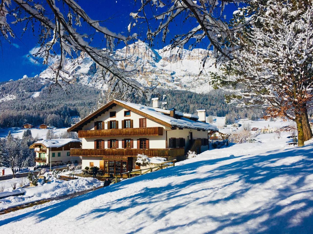 Hotel Menardi Cortina d'Ampezzo Exterior photo
